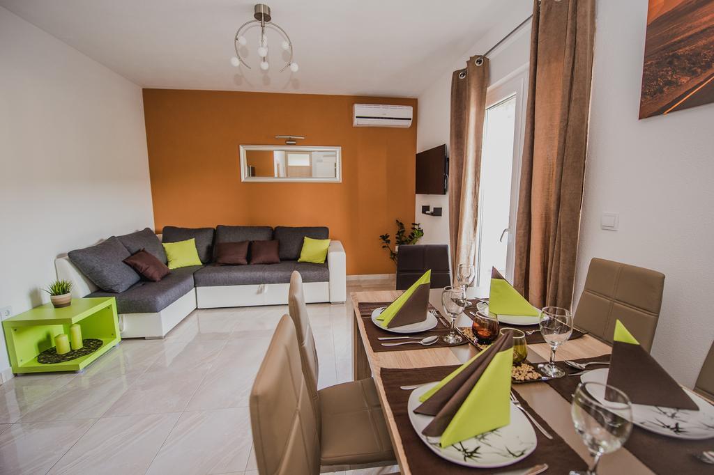 Apartments Villa Monique 罗戈兹尼察 客房 照片