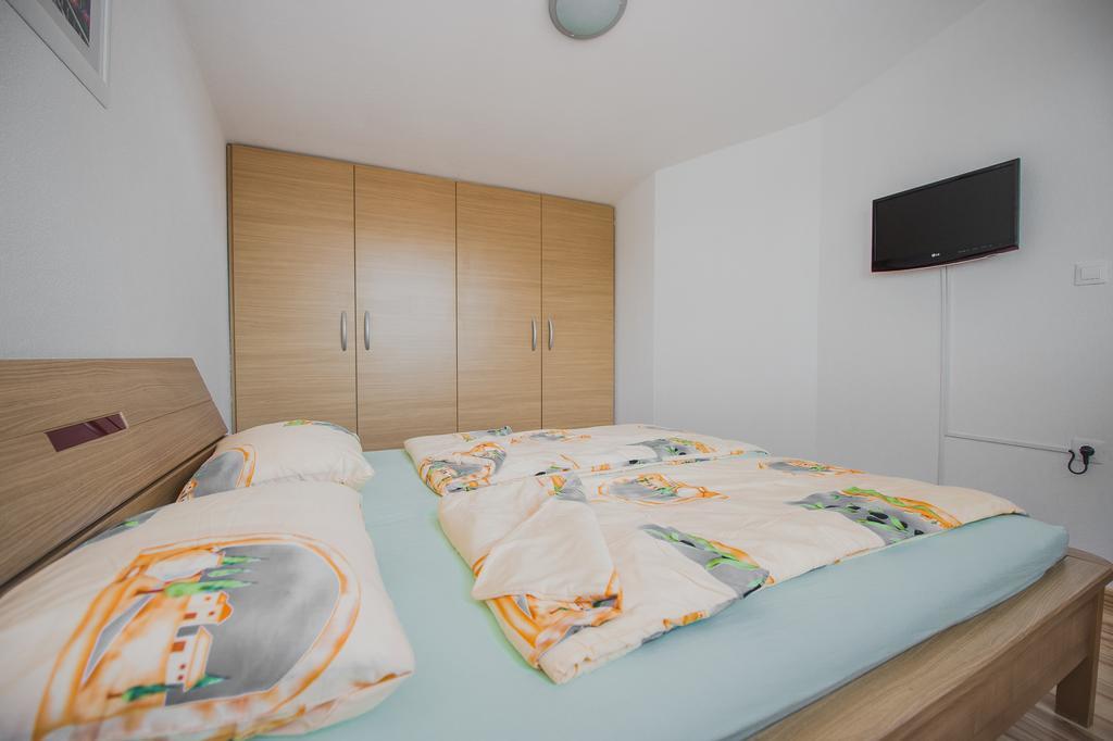 Apartments Villa Monique 罗戈兹尼察 客房 照片