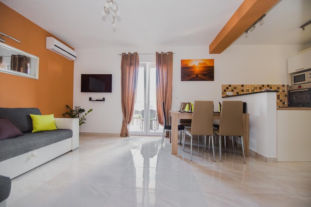 Apartments Villa Monique 罗戈兹尼察 客房 照片