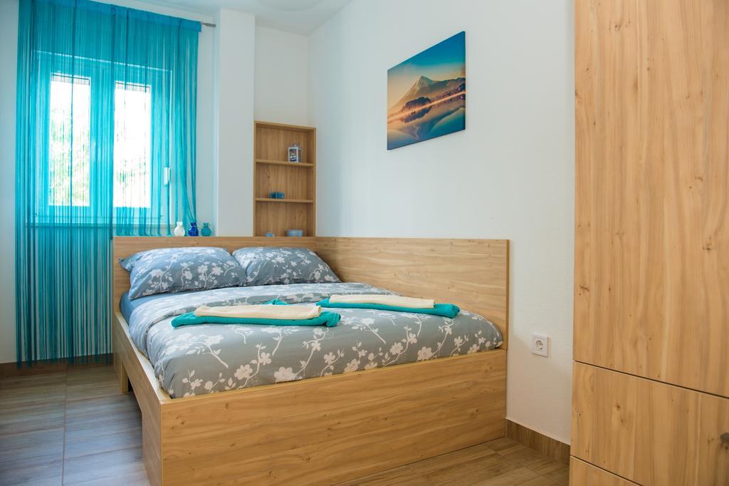 Apartments Villa Monique 罗戈兹尼察 外观 照片