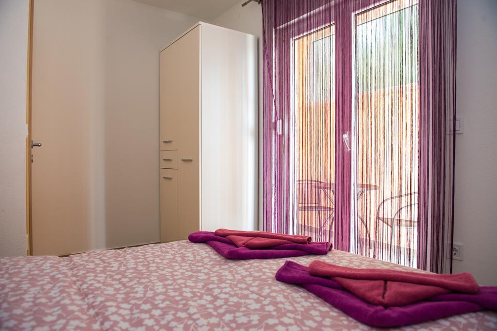 Apartments Villa Monique 罗戈兹尼察 外观 照片