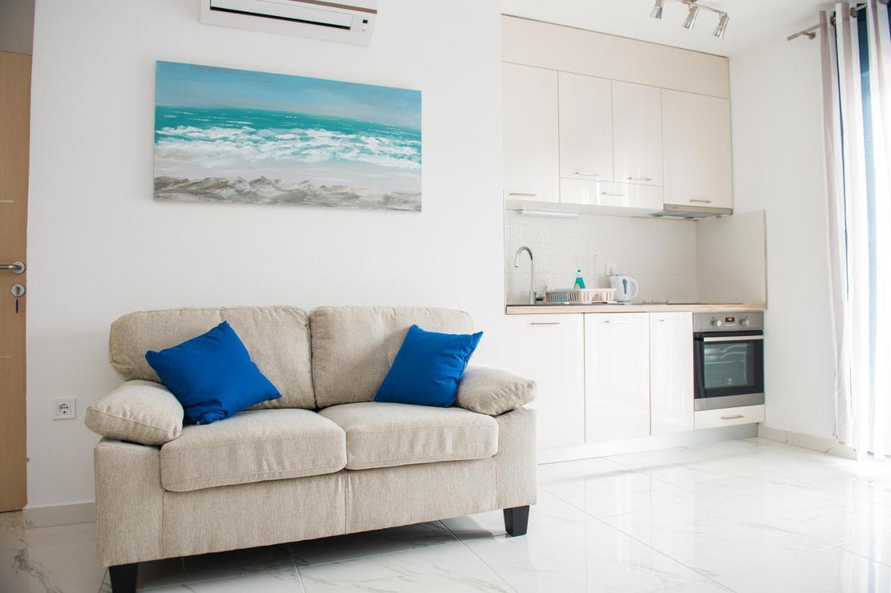 Apartments Villa Monique 罗戈兹尼察 外观 照片